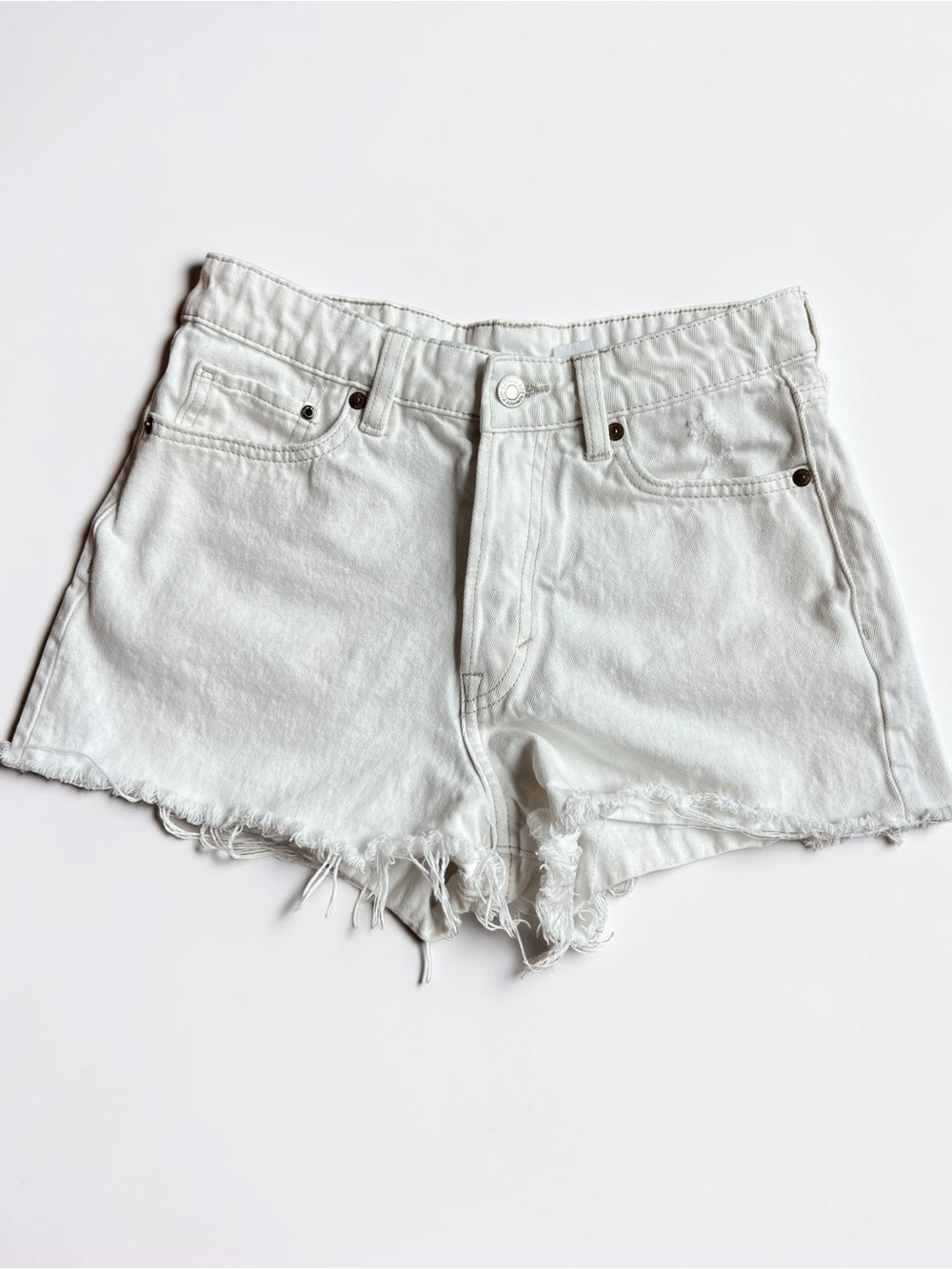 &Denim White High Rise Vintage Shorts Frayed Hem Cutoff Jean Shorts H&M Size 4